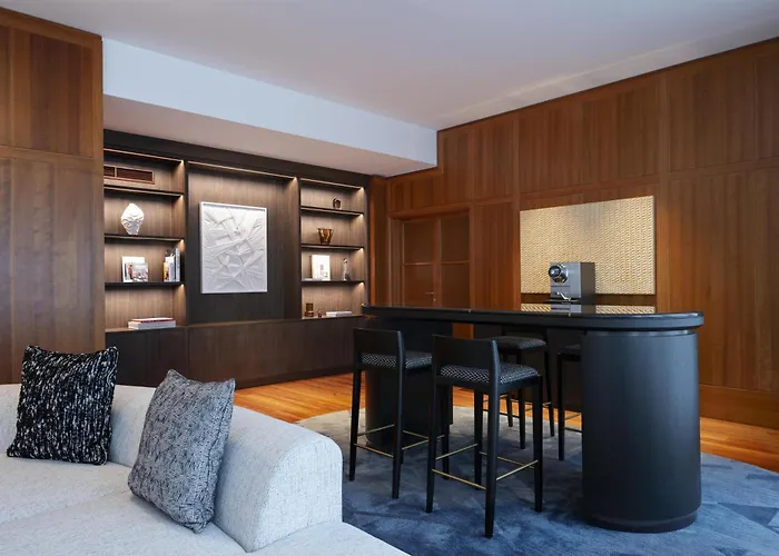 Conrad 5*